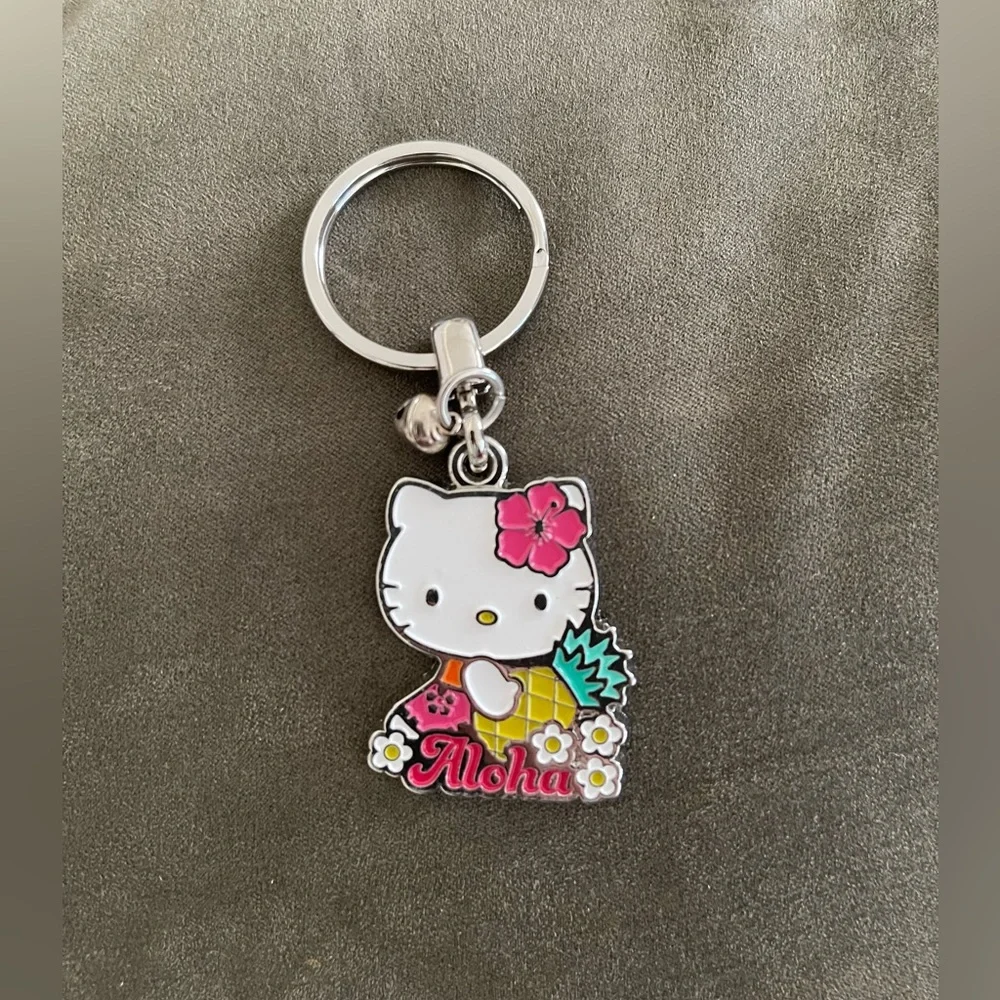 Hello Kitty pineapple 🍍 keychain - Picture 1 of 2